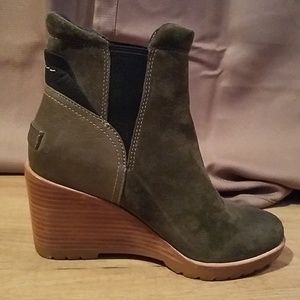 Sorel Womens After hours Chelsea suede boot